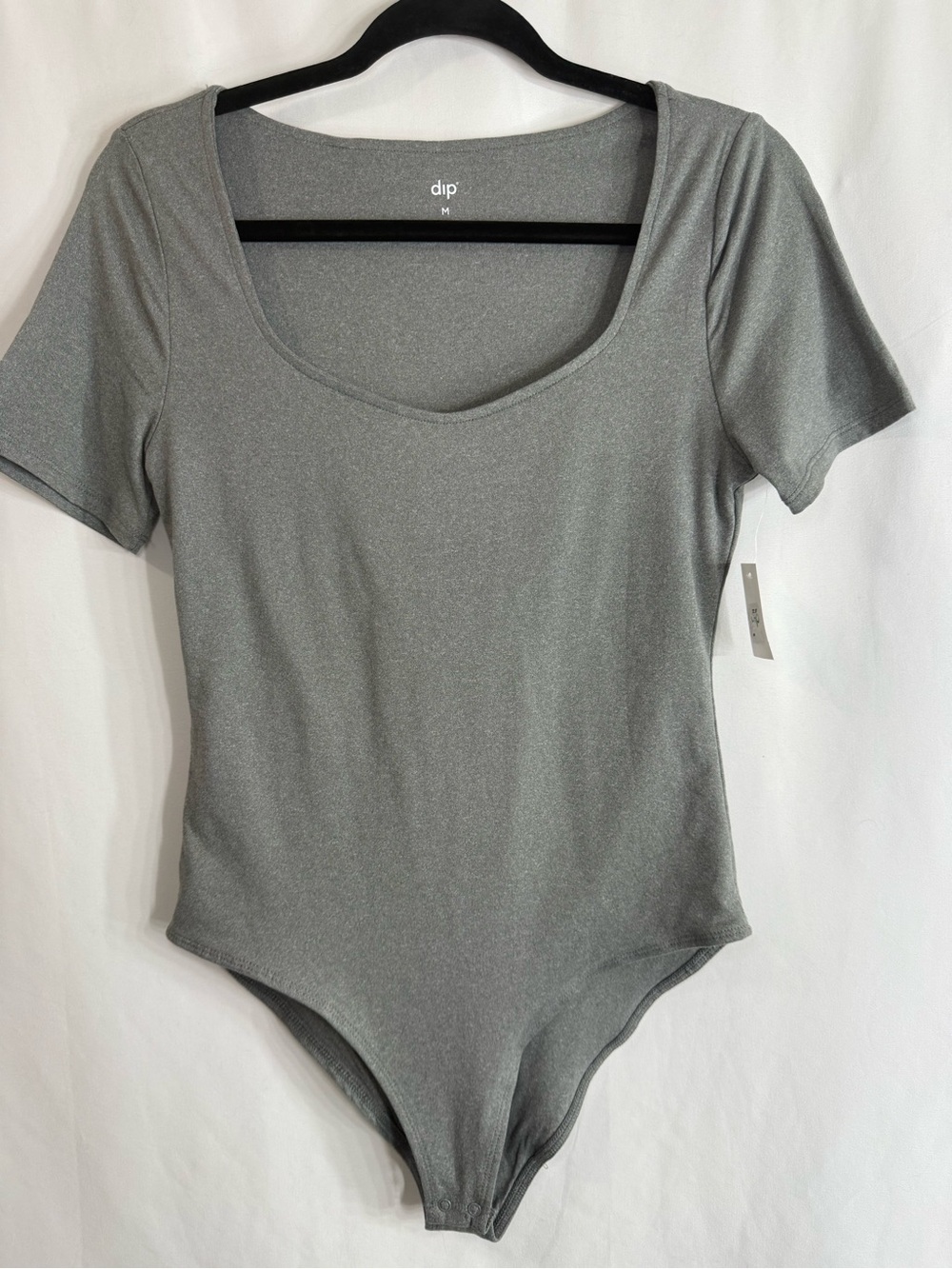 NWT Dip Gray Short Sleeve Scoop Neck Bodysuit Stretch Snap Closure, size M
